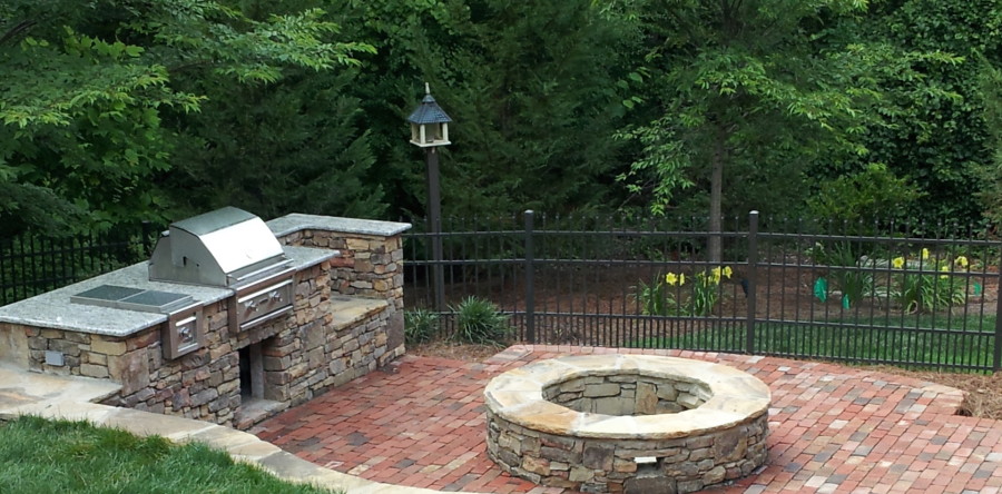 An Outdoor Fire Pit or Fireplace in Charlotte?